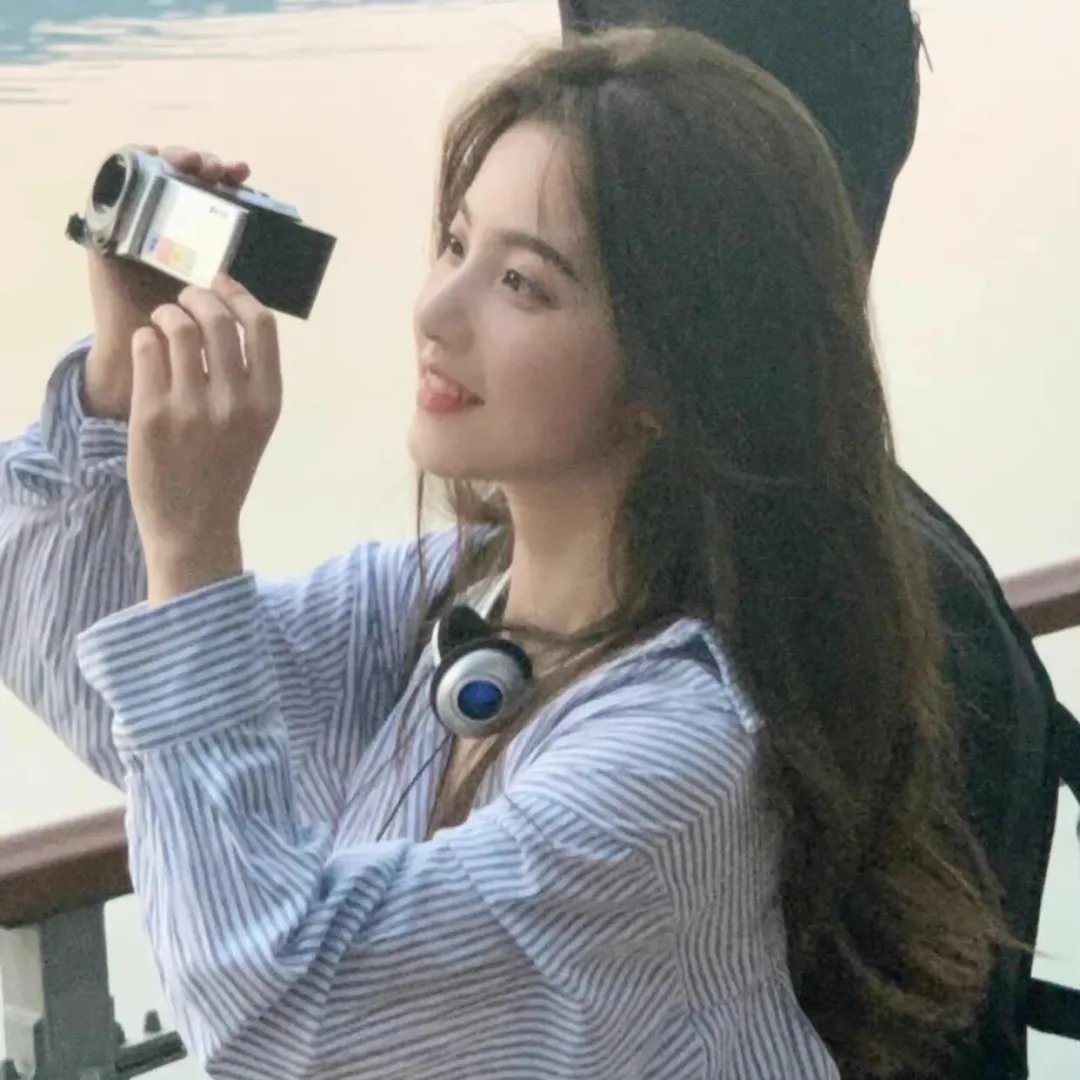 沉默不语的顾小姐